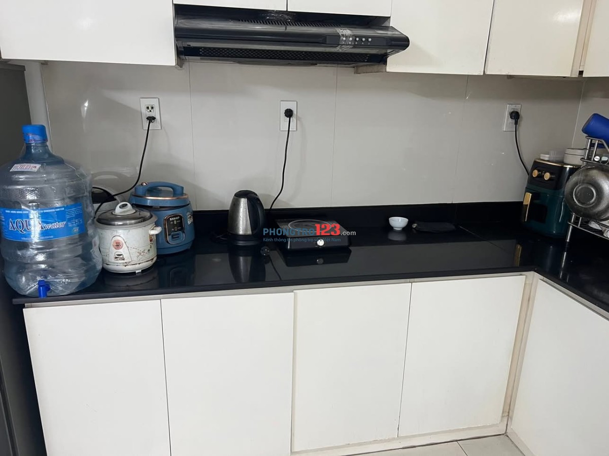 TUYỂN 2 BẠN PHÒNG KÍ TÚC XÁ TẠI CHUNG CƯ HOA SEN - Đối diện Đầm Sen