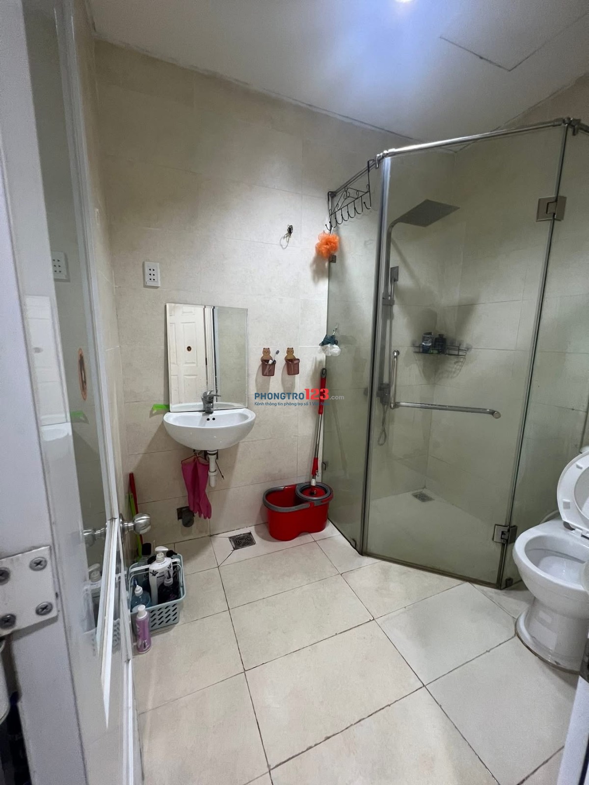 TUYỂN 2 BẠN PHÒNG KÍ TÚC XÁ TẠI CHUNG CƯ HOA SEN - Đối diện Đầm Sen