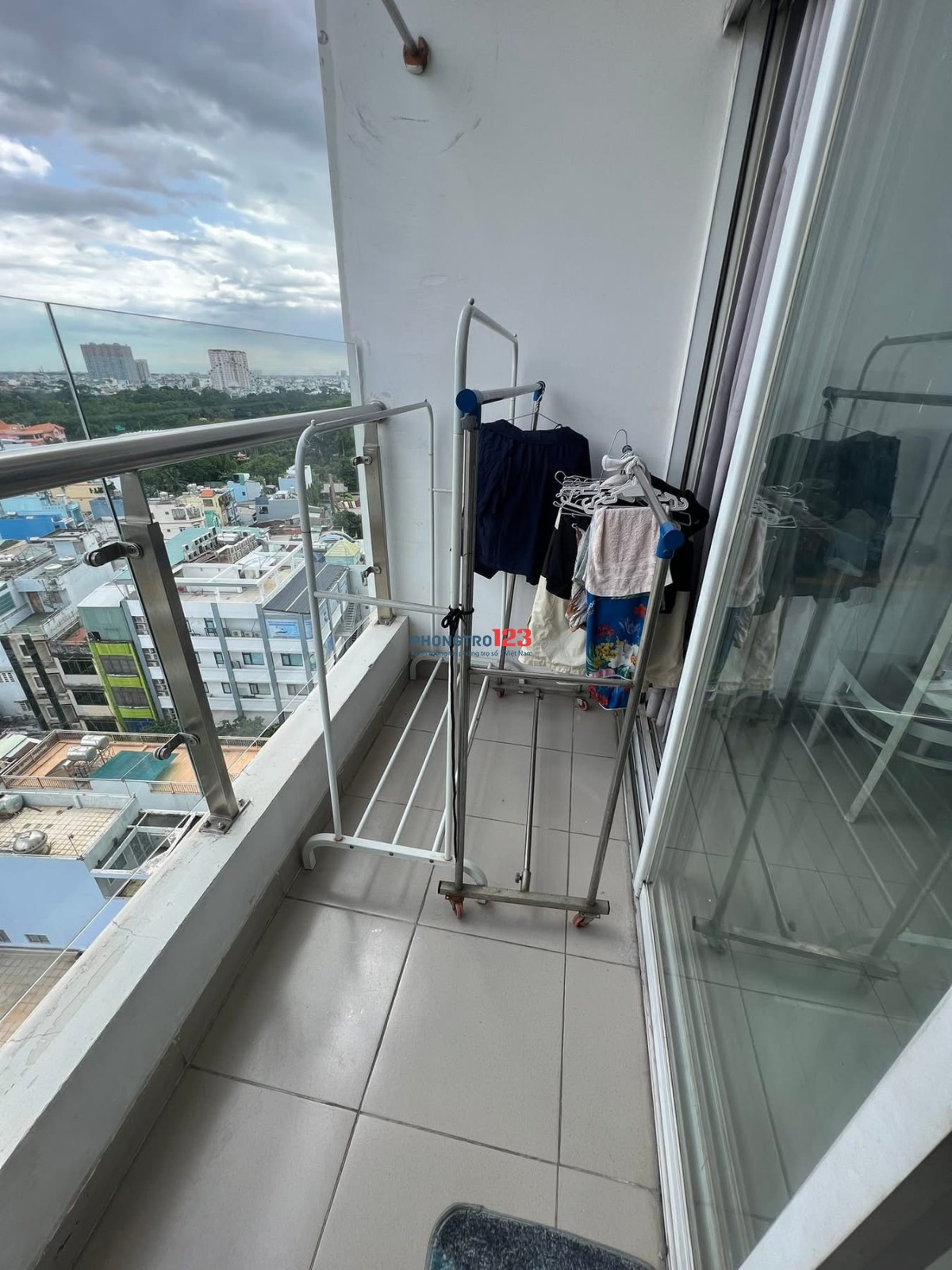 TUYỂN 2 BẠN PHÒNG KÍ TÚC XÁ TẠI CHUNG CƯ HOA SEN - Đối diện Đầm Sen