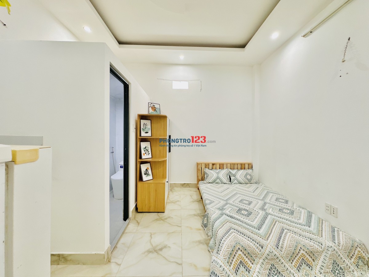 TRỐNG 2PHÒNG BAN CÔNG+CỬA SỔ GIẾNG TRỜI_FULL NỘI THẤT Ở LIỀN NGAY CHỢ PHẠM VĂN BẠCH_HUỲNH VĂN NGHỆ