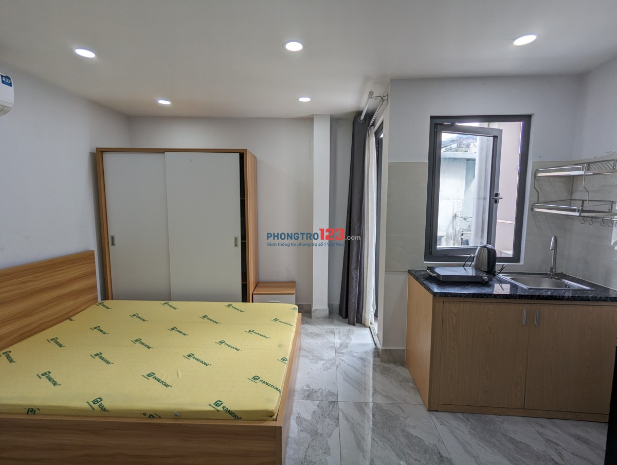 Phòng Trọ Ban Công Full Nội Thất 38m2 Chu Văn An Bình Thạnh Gần Hàng Xanh Chợ Bà Chiểu Quận 1