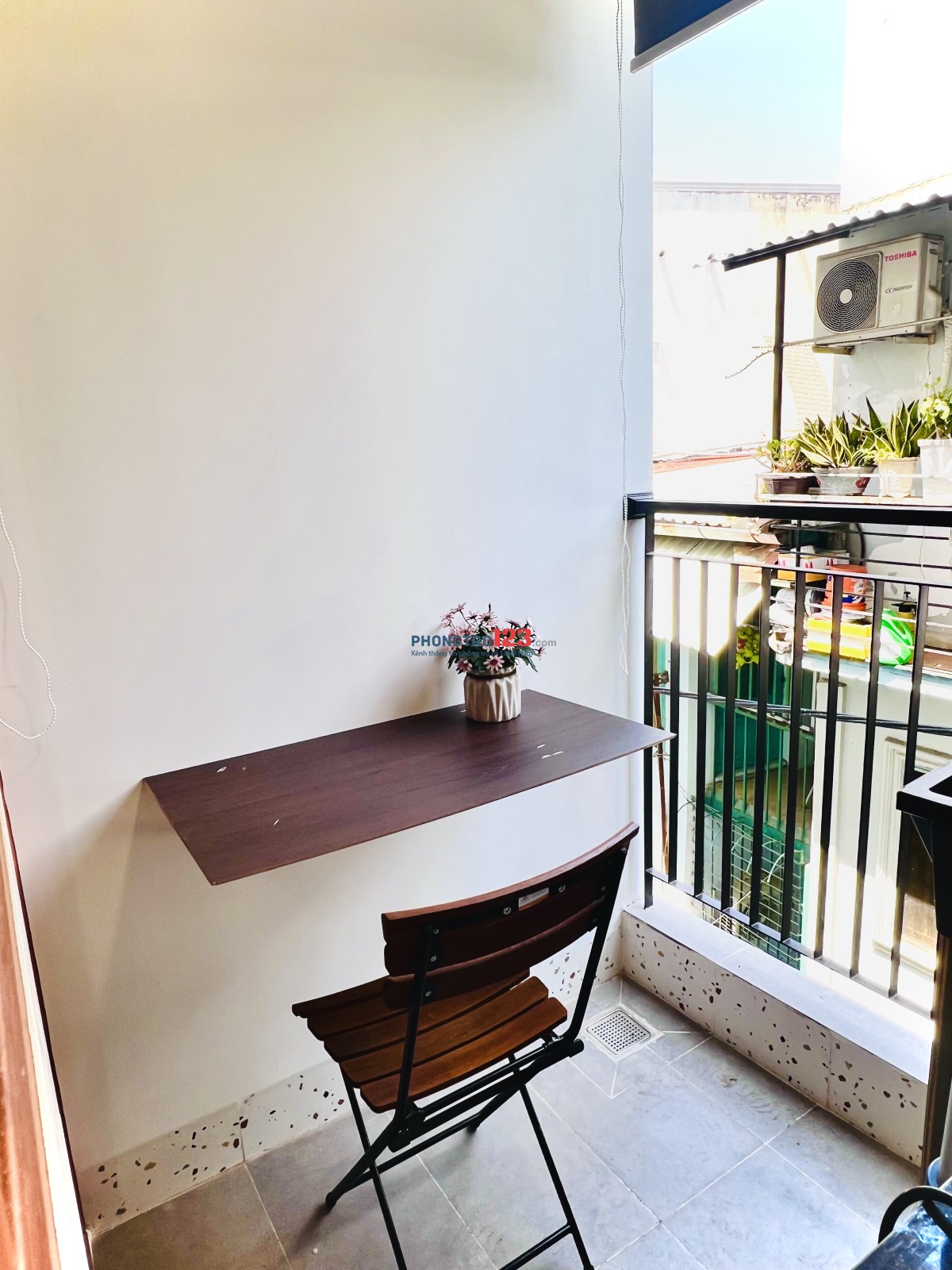 Cho thuê phòng trọ ban công tách bếp. Quận 3. Gần cầu công lý. Giá 5,7triệu