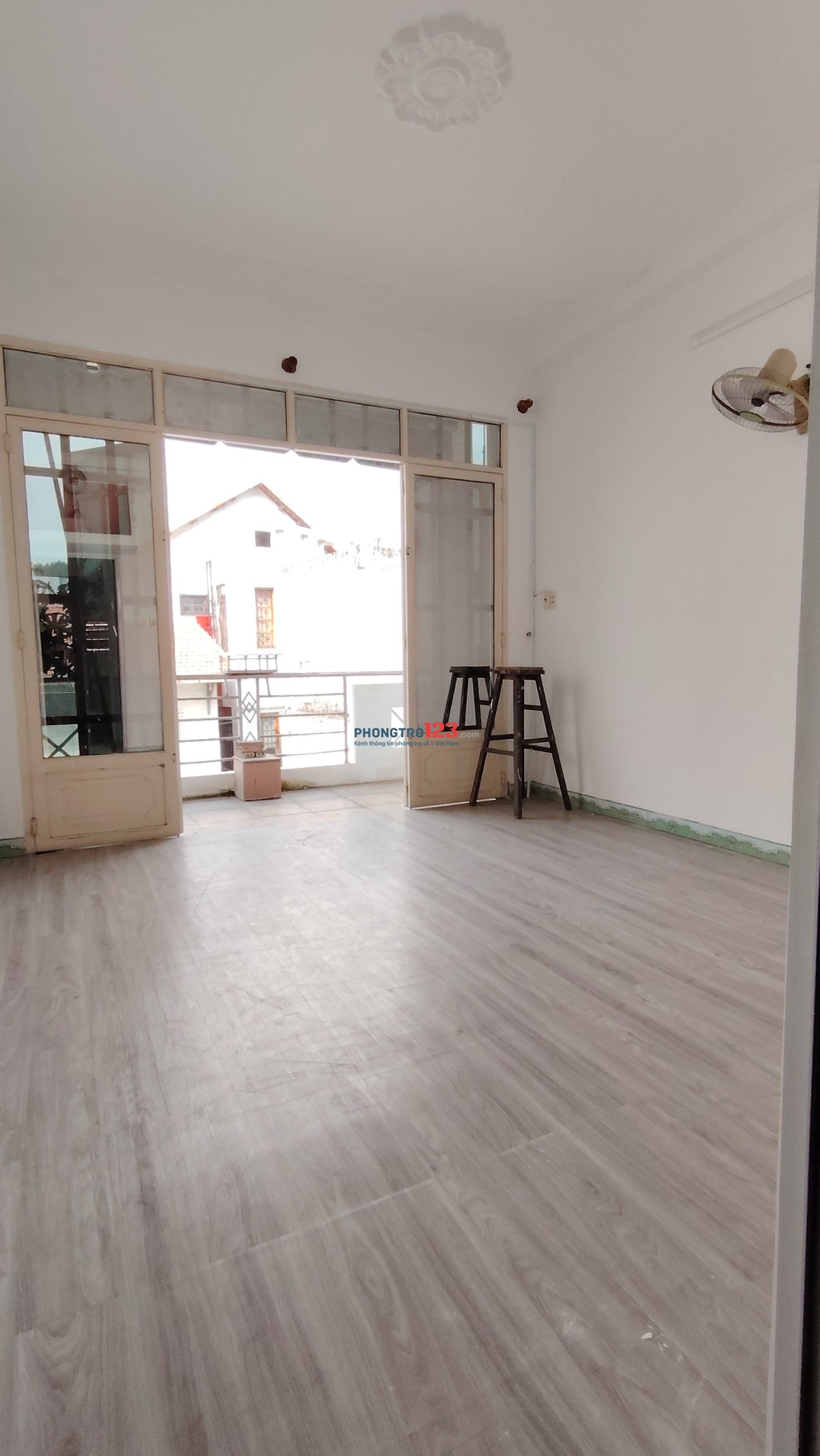 Nhà nguyên căn Giá Rẻ gần KCX Tân Thuân, hẻm 5m xe hơi 4 phòng ngủ