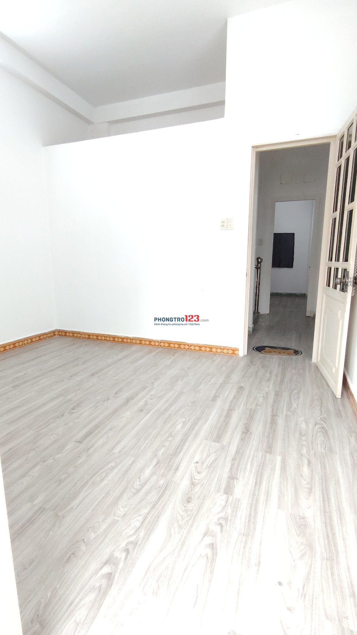 Nhà nguyên căn Giá Rẻ gần KCX Tân Thuân, hẻm 5m xe hơi 4 phòng ngủ