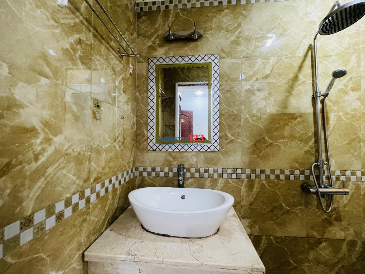 Phòng Đầy Đủ Tiện Nghi Q.Bình Thạnh, Có bếp, Có Bảo vệ, Thang Máy. Dt: 20m2. Giá: 4tr/tháng
