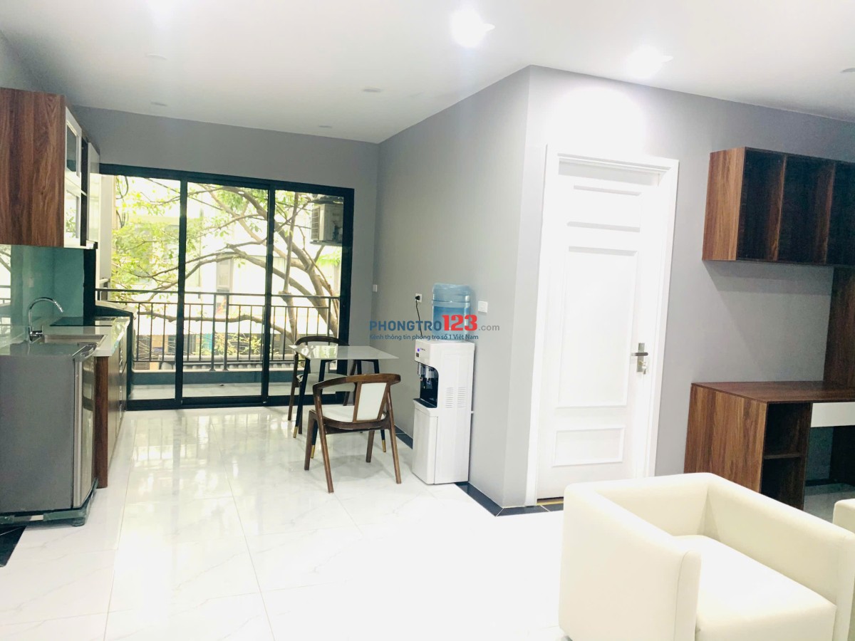 Chính chủ cho thuê căn hộ mới tinh, đầy đủ nội thất