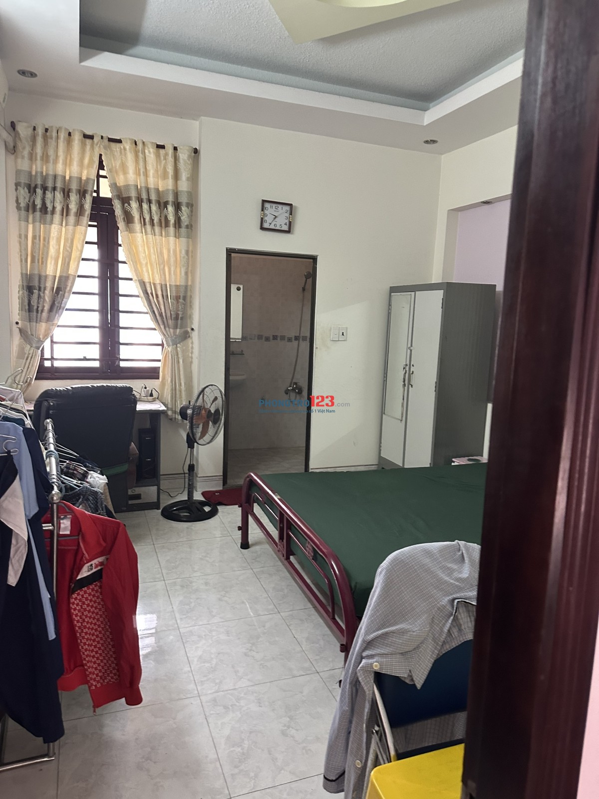 Cho Thuê Phòng Trọ 20m2, sach sẽ tiện nghi. Có máy lanh, giường, tủ, bếp đầy đủ.