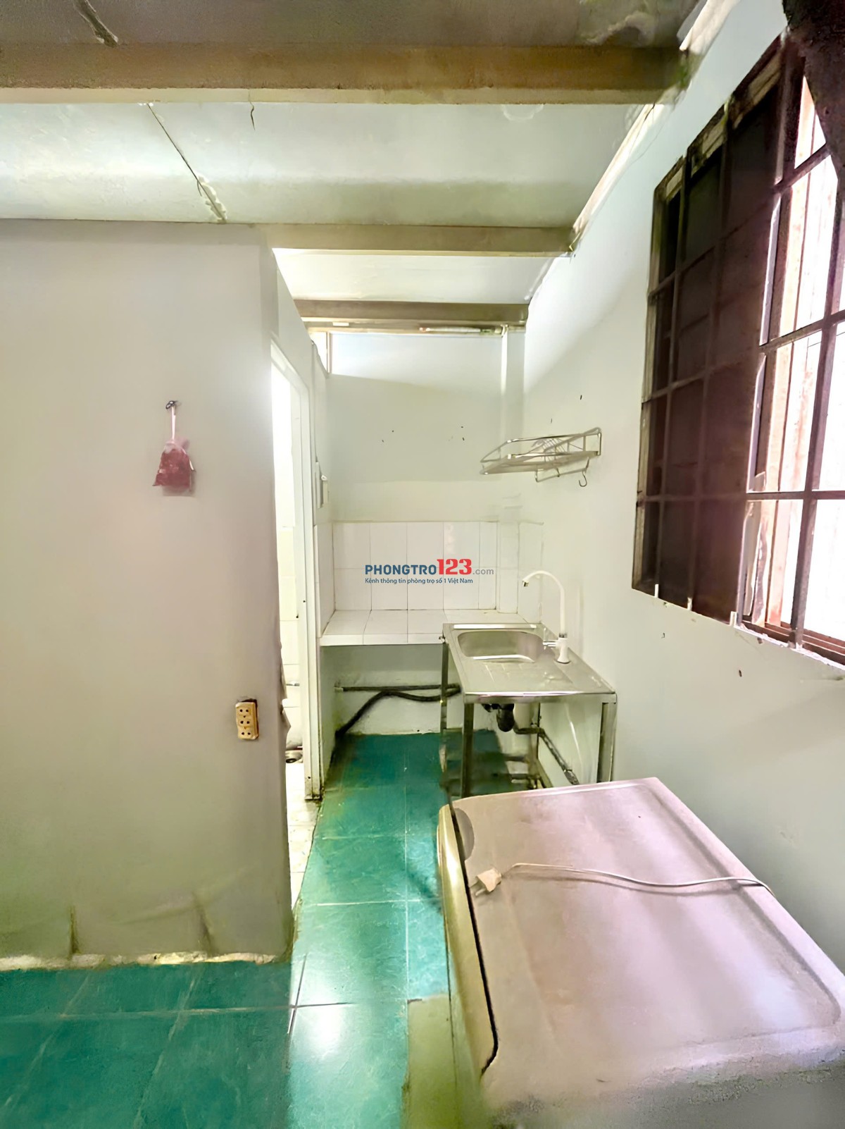 Phòng gác - cửa sổ, lầu trệt, kể bếp & tủ lạnh ngay Công Viên Văn Hóa