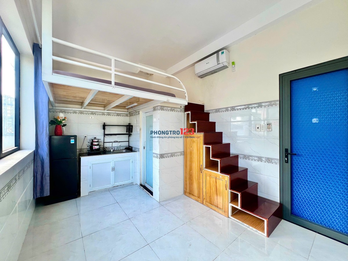 PHÒNG CÓ GÁC CỬA SỐ FULL TIỆN NGHI GẦN HỌC VIỆN CÁN BỘ