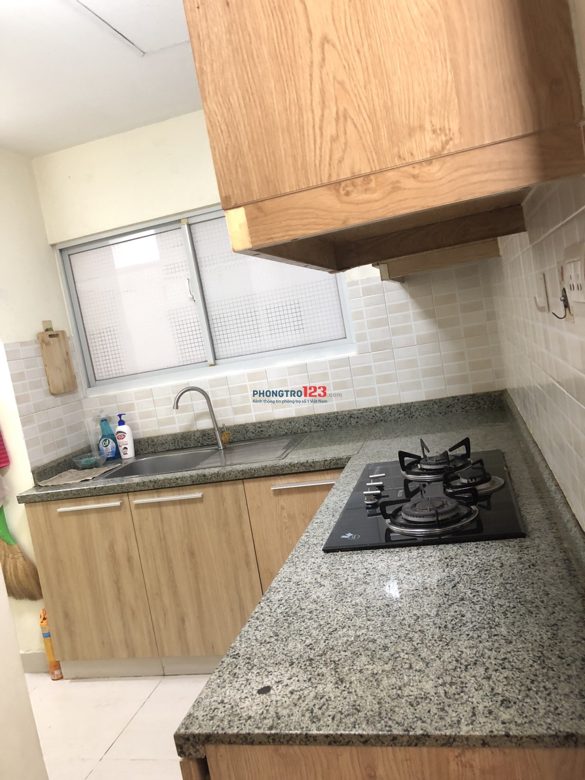 Cần cho thuê Căn hộ Tản Đà Court Quận 5, Dt: 74m², 2PN, 1WC, giá: 12 tr/th.