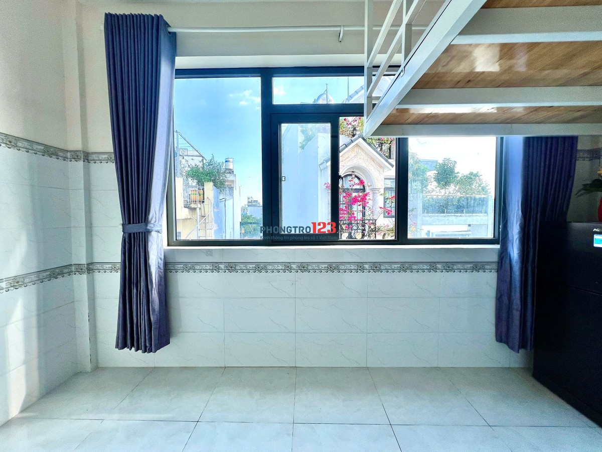 PHÒNG CÓ GÁC CỬA SỐ FULL TIỆN NGHI GẦN HỌC VIỆN CÁN BỘ