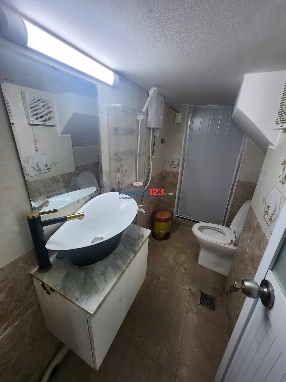 Cho thuê 2 phòng trọ mới, đẹp, đầy đủ tiện nghi, giờ giấc tự do, 12m2, hẻm xe tải. Giá: 3tr200đ/th