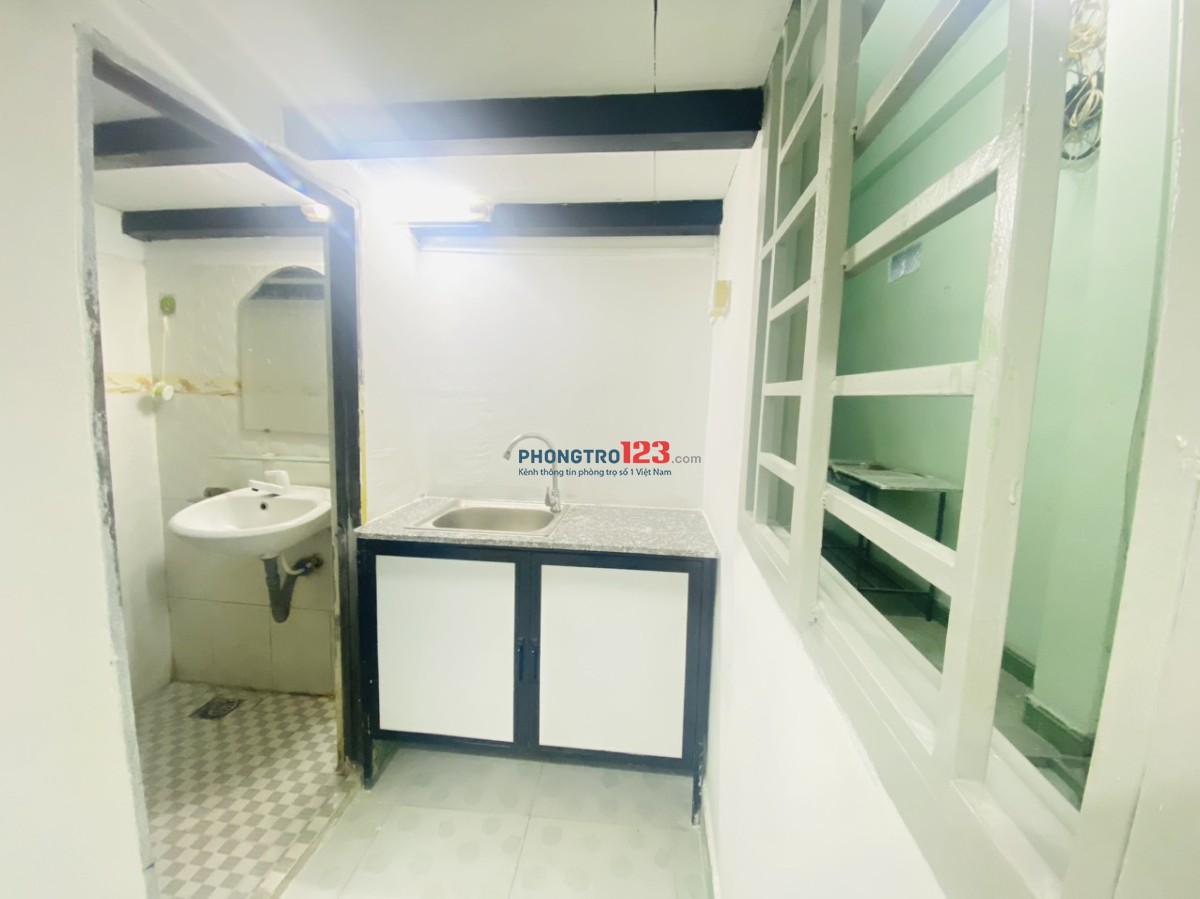 Phòng trọ giá rẻ có Gác Thân Nhân Trung - P.13 - Tân Bình