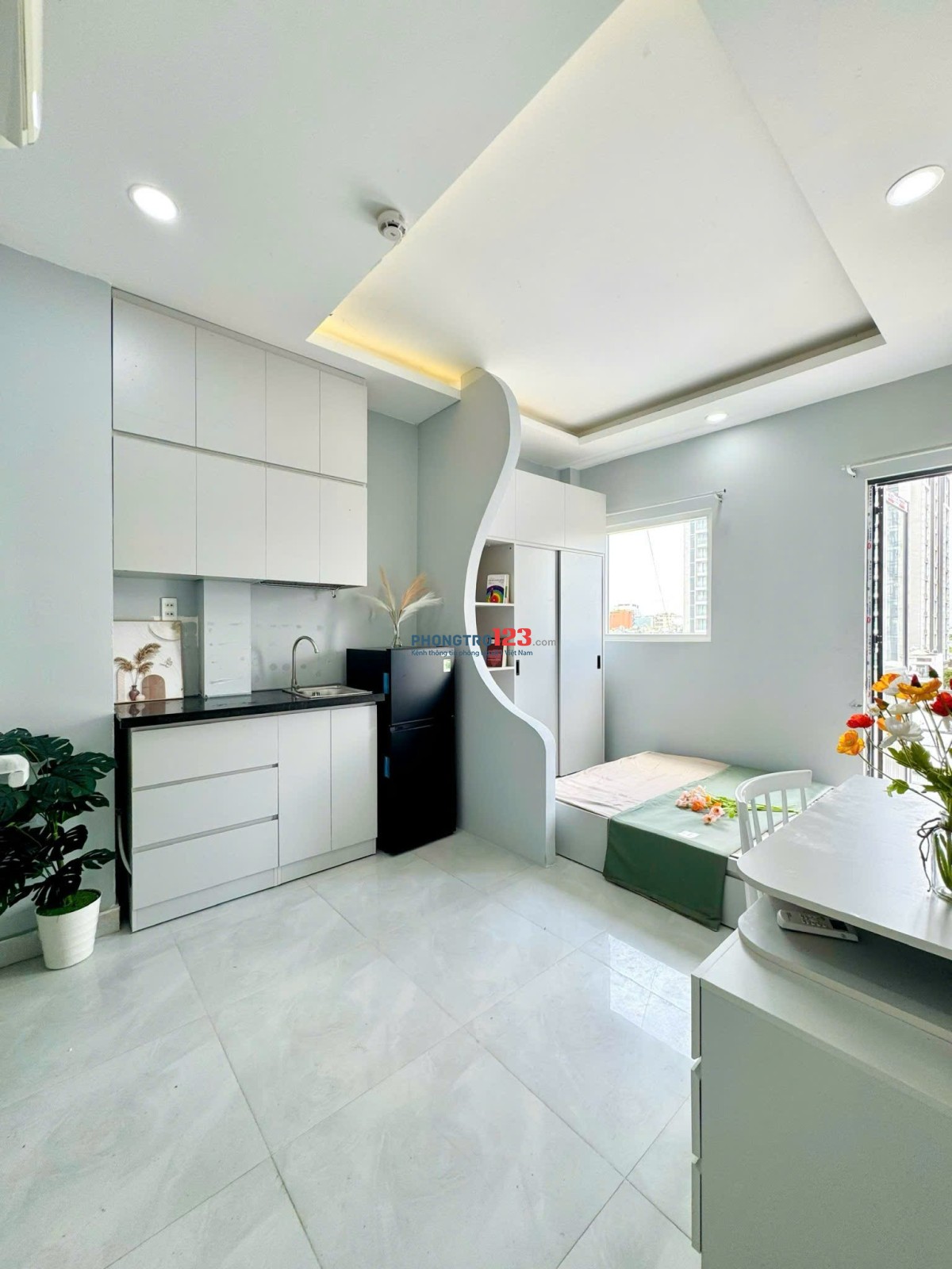 Cho thuê phòng 35-40m2 Full Nội Thất, Ban công, Nguyễn Văn Cừ Quận 1