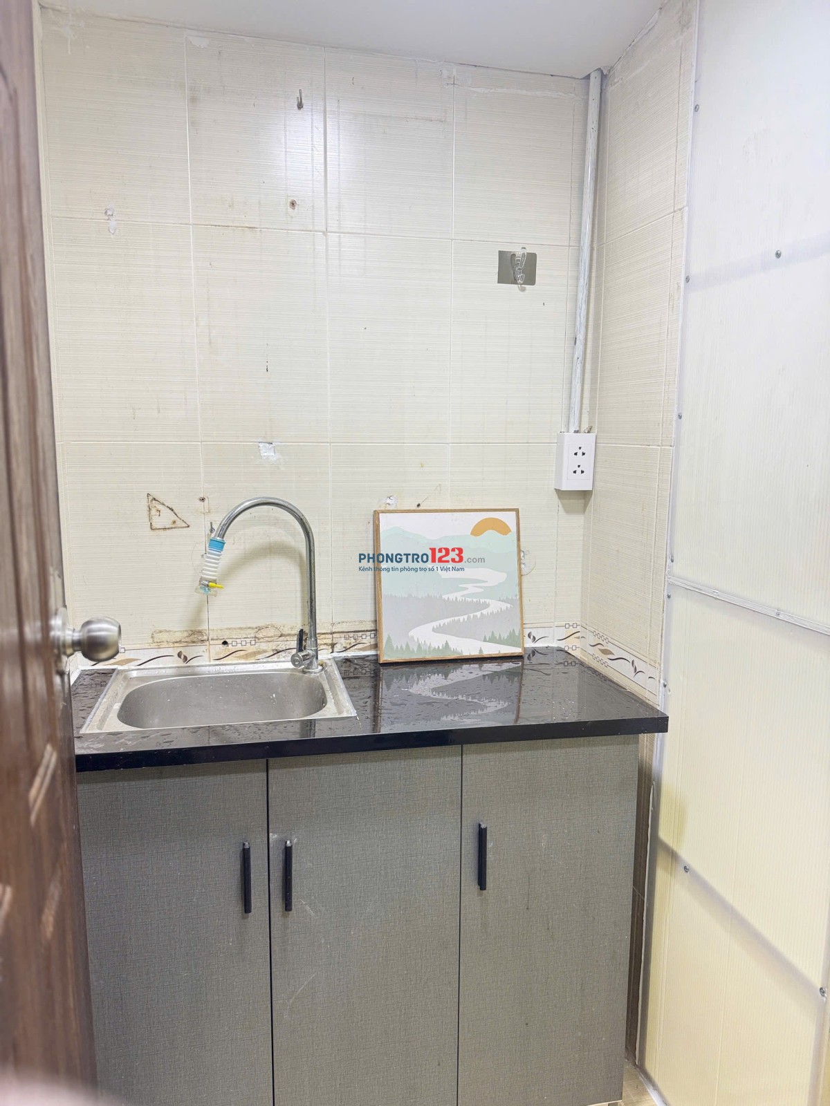 Cho thuê phòng giá rẻ cửa sổ trời KDC Trung Sơn