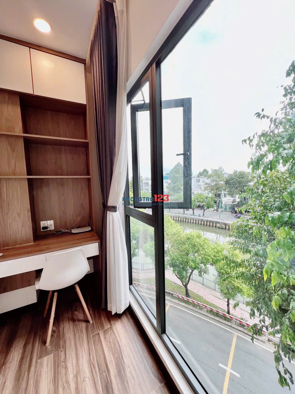  Studio cửa kính full view cây xanh – Ánh sáng tự nhiên cực đẹp – Full nội thất