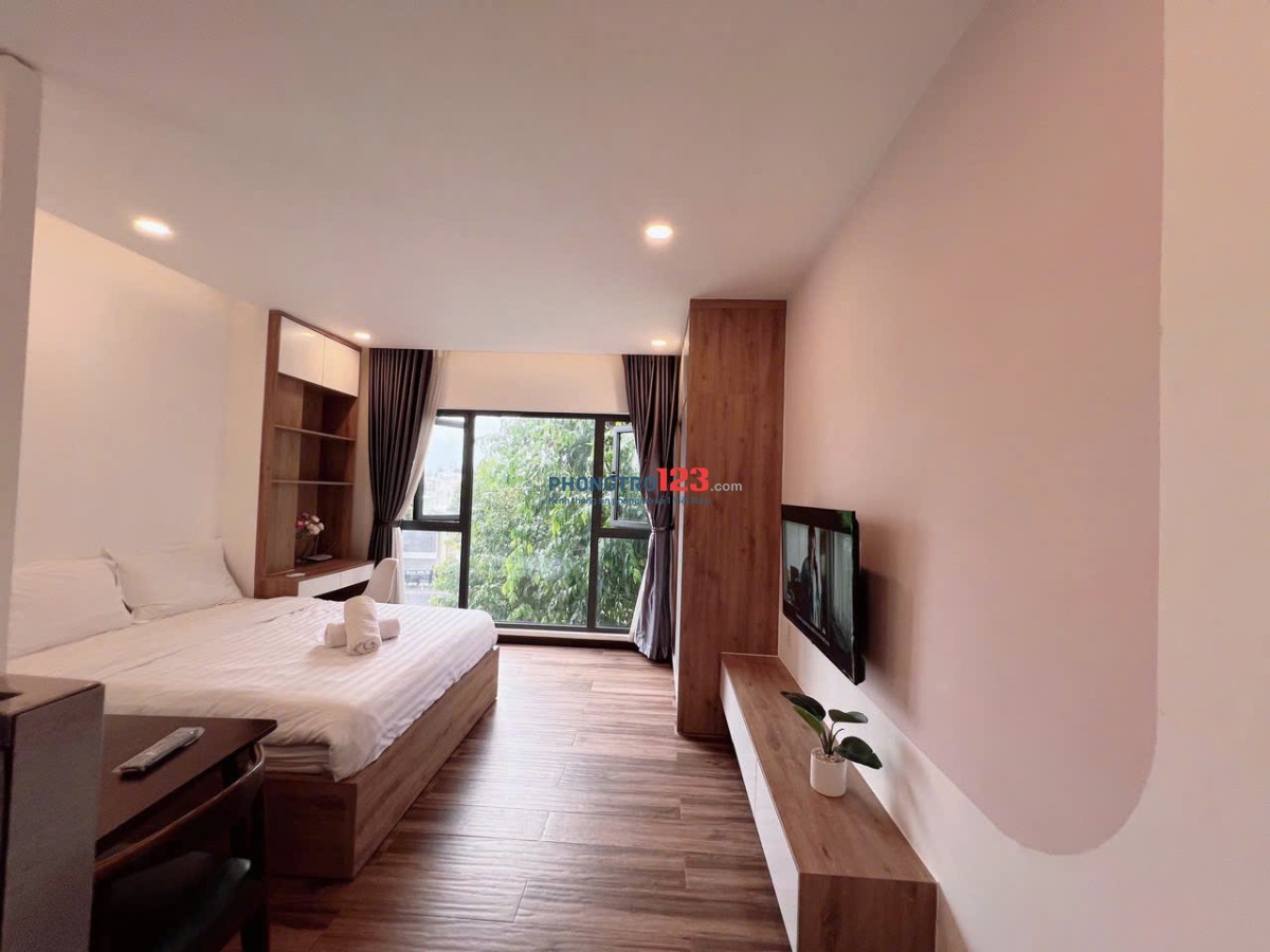  Studio cửa kính full view cây xanh – Ánh sáng tự nhiên cực đẹp – Full nội thất