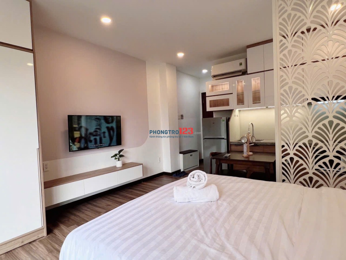  Studio cửa kính full view cây xanh – Ánh sáng tự nhiên cực đẹp – Full nội thất