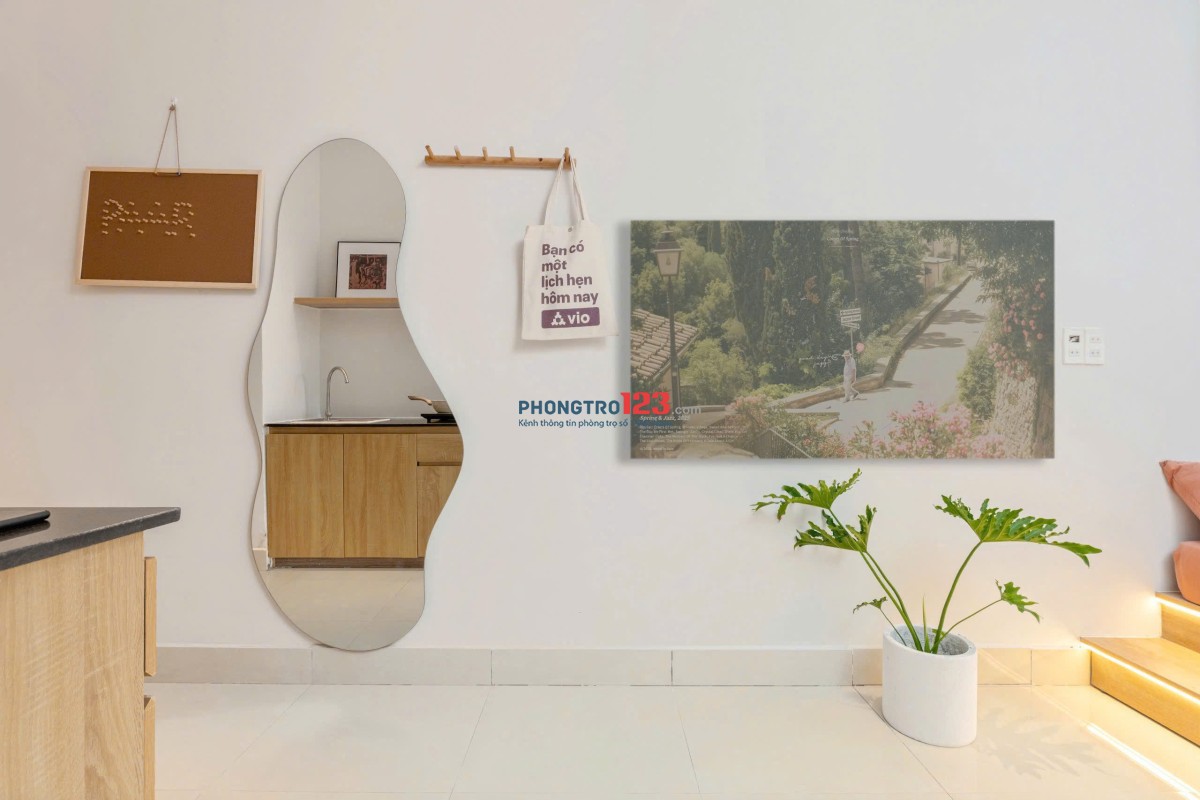 Phòng Ban Công Phú Nhuận khu Phan Xích Long, Full nội thất giáp Q1