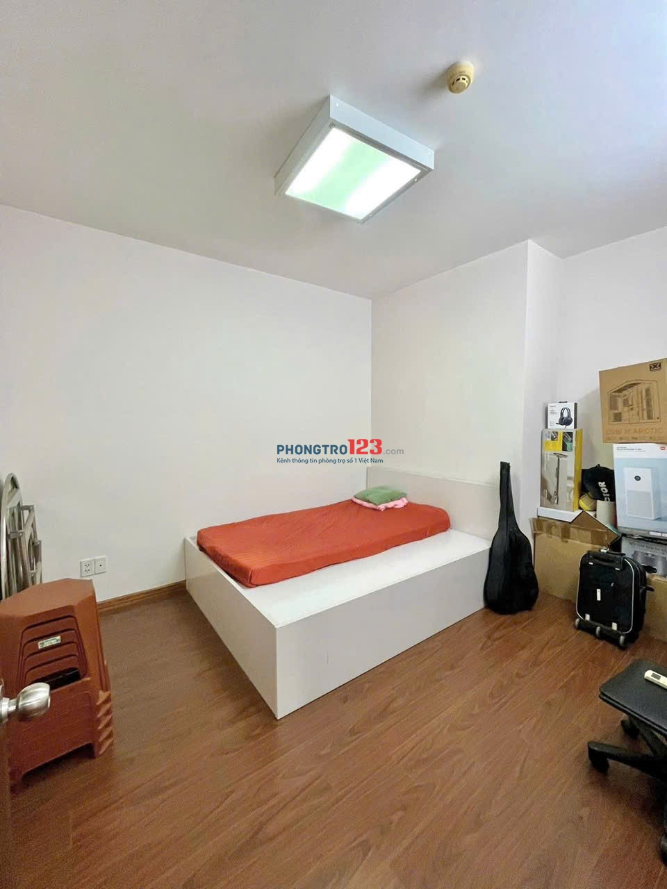 Chung cư D5, đường D5, Bình Thạnh: 3p ngủ, 15tr, đầy đủ nội thất