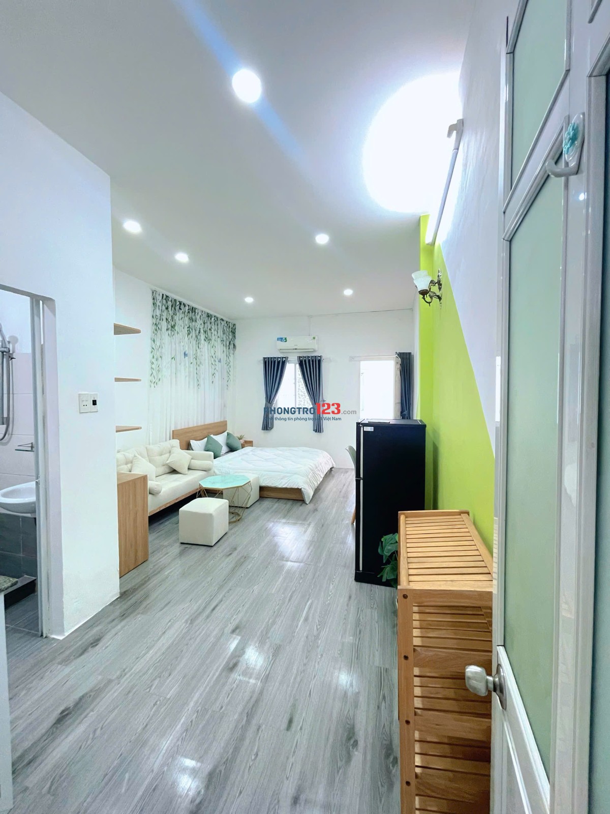 TRỌ PHÚ NHUẬN GẦN PHAN XÍCH LONG - BAN CÔNG THOÁNG SÁNG FULL NỘI THẤT - THÍCH QUẢNG ĐỨC - PHÚ NHUẬN