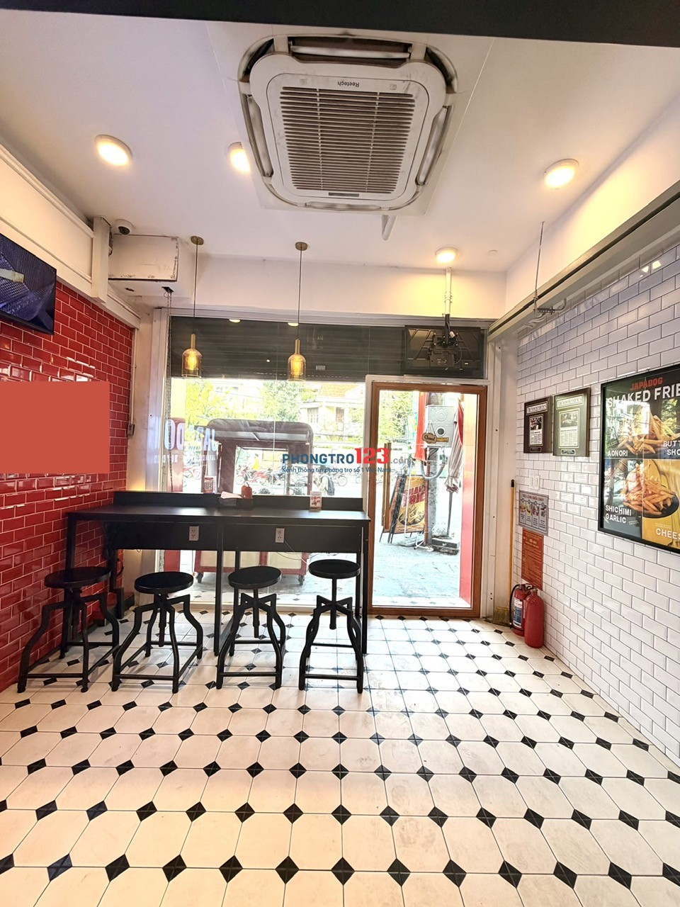  sang nhượng mặt bằng kinh doanh vị trí vàng nguyễn gia trí, bình thạnh