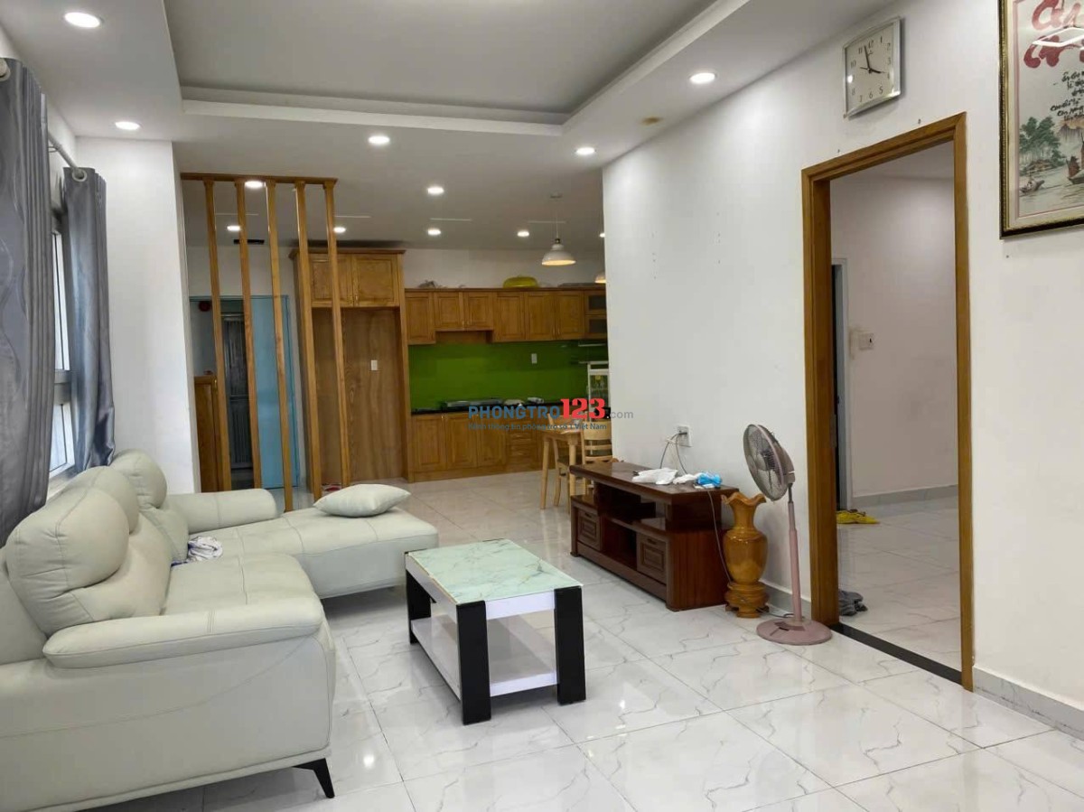 Căn 3p ngủ, C/c Phú Đạt - Ung Văn Khiêm, có nội thất giá 15tr5/th