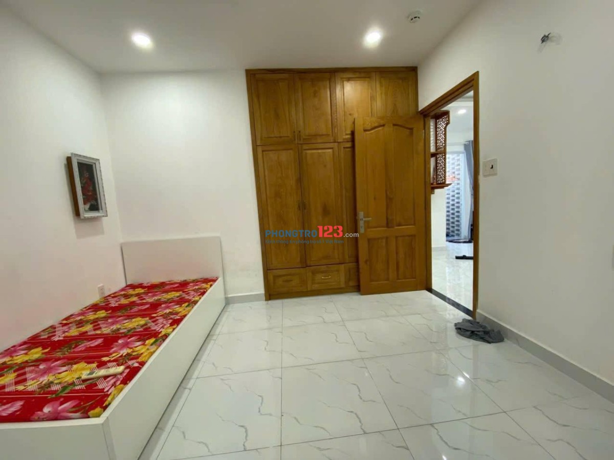 Căn 3p ngủ, C/c Phú Đạt - Ung Văn Khiêm, có nội thất giá 15tr5/th