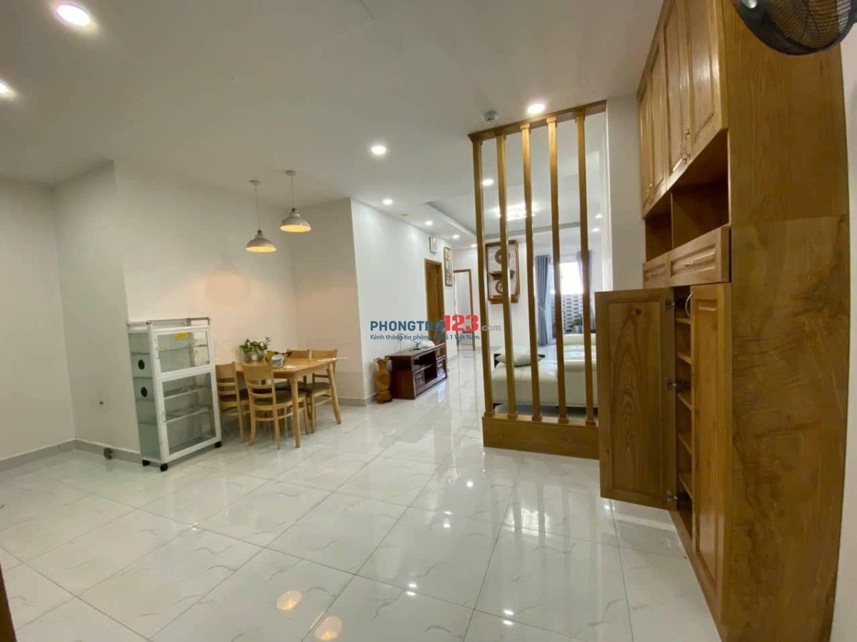 Căn 3p ngủ, C/c Phú Đạt - Ung Văn Khiêm, có nội thất giá 15tr5/th