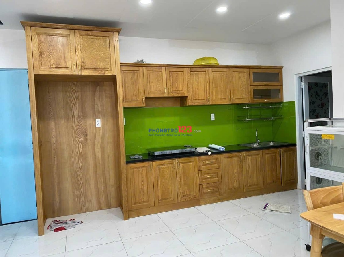 Căn 3p ngủ, C/c Phú Đạt - Ung Văn Khiêm, có nội thất giá 15tr5/th