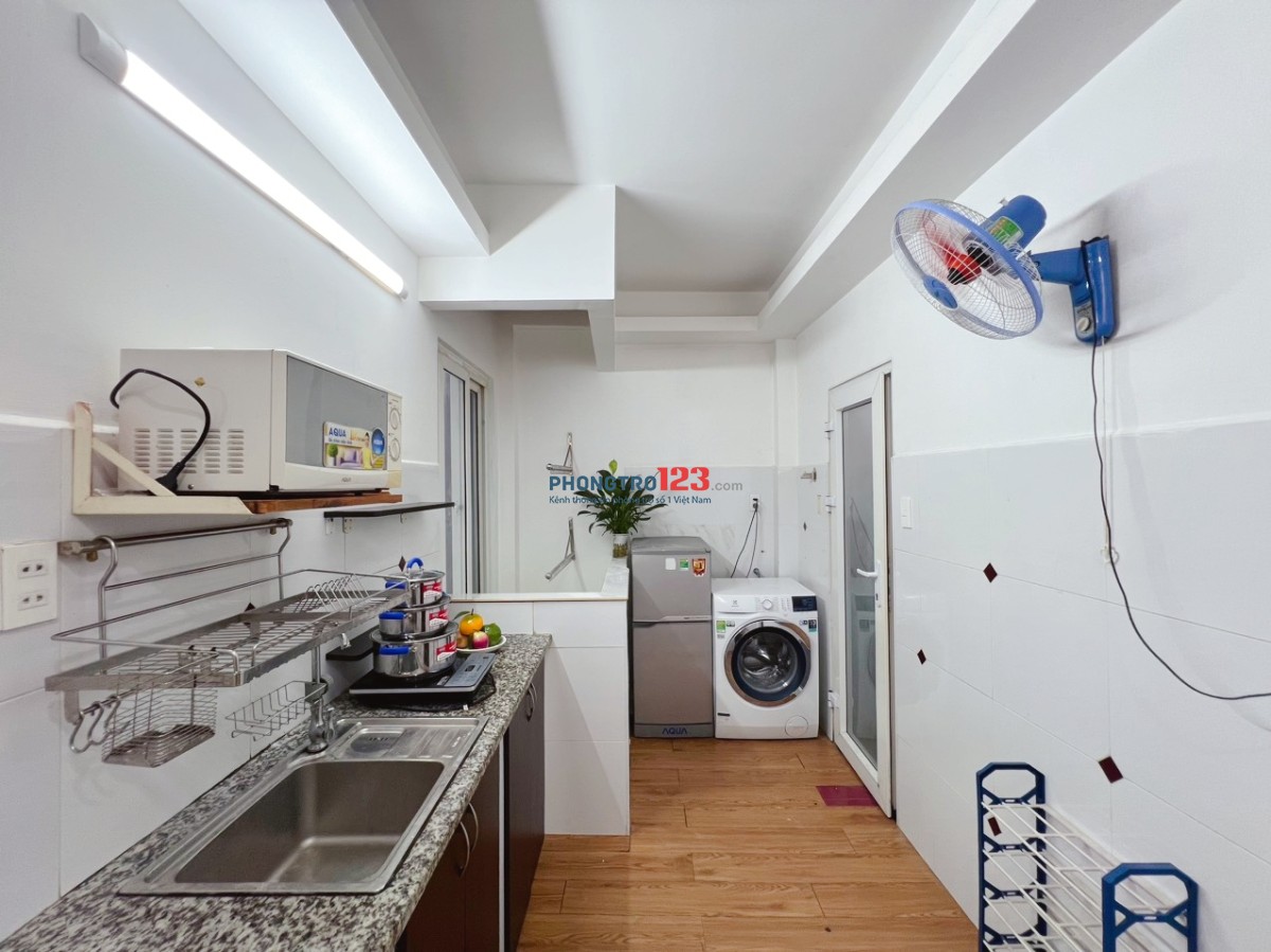 CĂN HỘ BAN CÔNG 2PN - BẾP RIÊNG FULL TIỆN NGHI NGAY CHỢ PHẠM VĂN HAI, CV HOÀNG VĂN THỤ