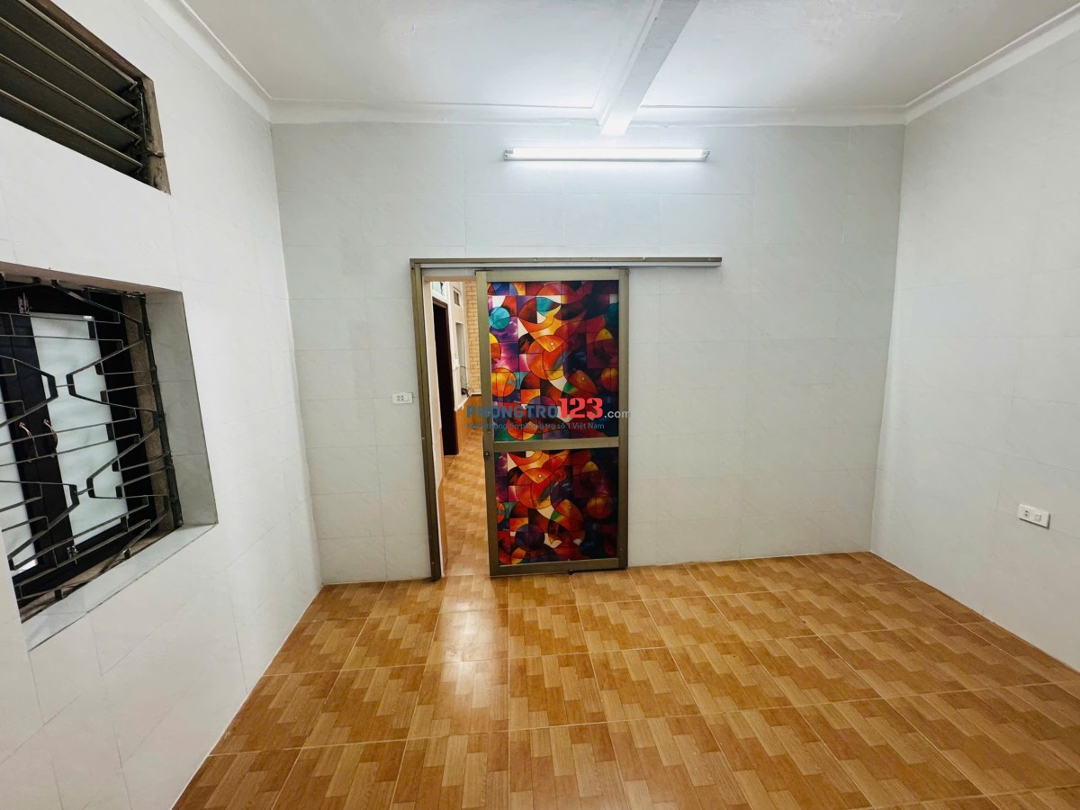 Cho thuê nhà riêng tầng 1 phố Khâm Thiên, giá 6 triệu diện tích 70m2