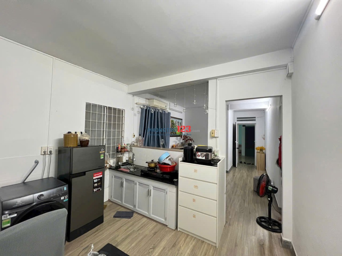 Chung cư 590, CMT8, Phường 11, Quận 3: 80m2,2p ngủ, Nt, 11tr/th