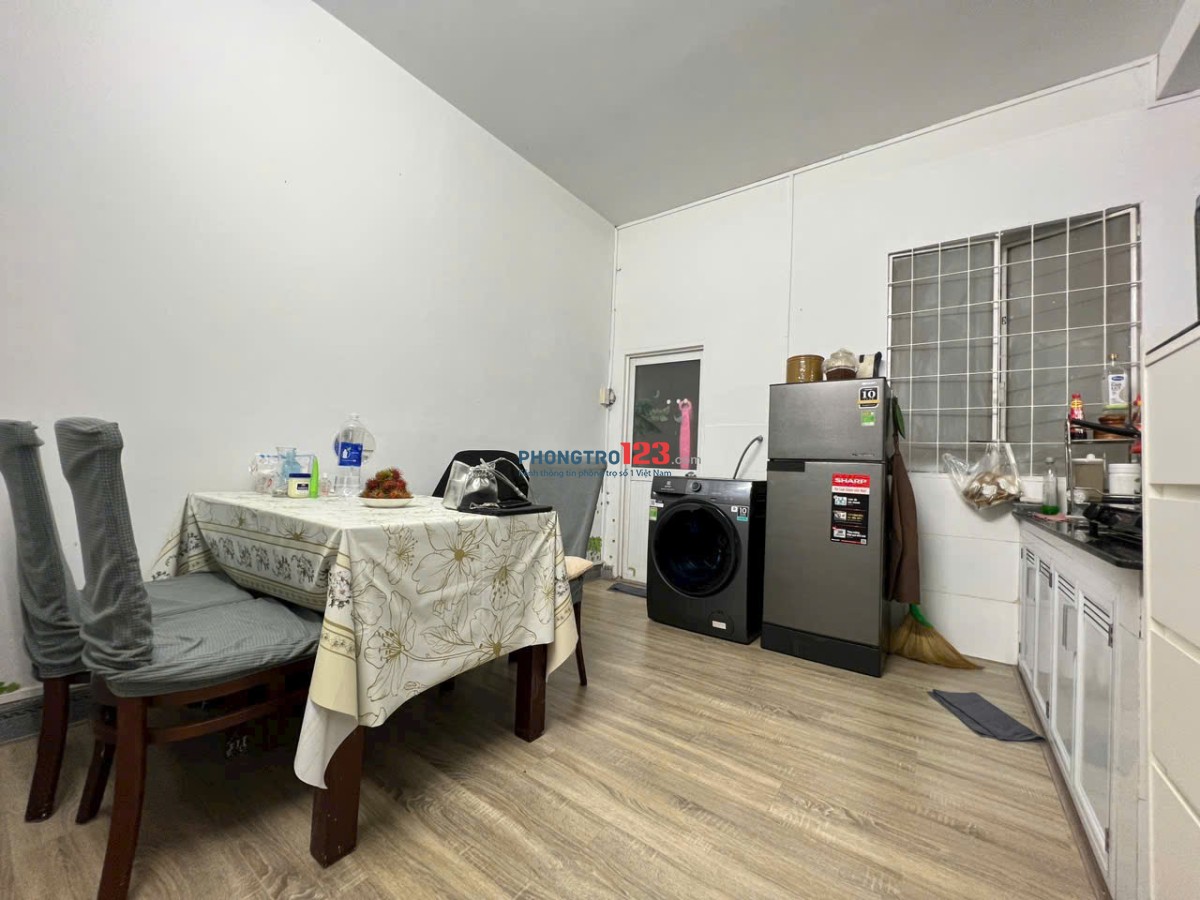 Chung cư 590, CMT8, Phường 11, Quận 3: 80m2,2p ngủ, Nt, 11tr/th