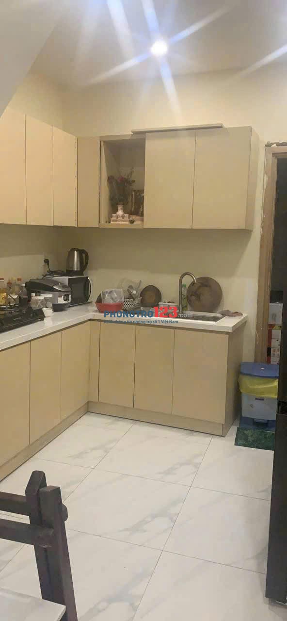 Cho thuê nhà riêng khu Nguyễn Hữu Cảnh, Nhà cấp 4, 2PN, 1WC, giá 9tr5/th.