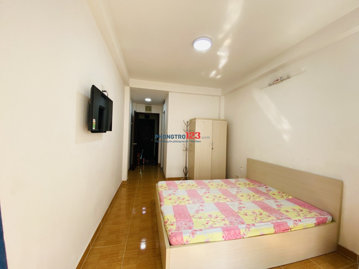 Phòng đầy đủ tiện nghi. ĐC: 18A/17. Gần Đài truyền hình và trường Khoa Học Xã Hội & Nhân Văn 150 mét