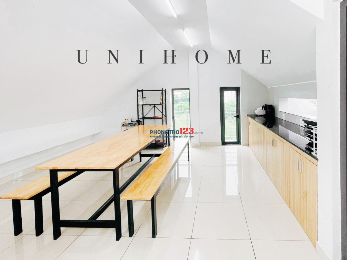 Phòng ban công rộng, đầy đủ nội thất khu Ven Sông cạnh đh RMIT & TDTU, khu Him Lam