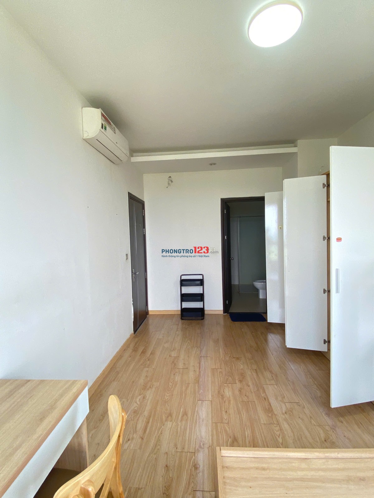 SHARE PHÒNG CHO THUÊ BLOCK A1 ERA TOWN ĐỨC KHẢI GIÁ 4,6TR 10/4 Ở ĐƯỢC