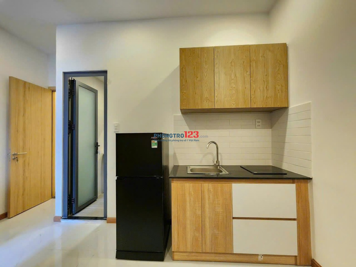 TRỌ BÌNH THẠNH GẦN NGÃ TƯ HÀNG XANH,Q1,Q3 - FULL NỘI THẤT BAN CÔNG CỬA SỔ LỚN - XÔ VIẾT NGHỆ TĨNH