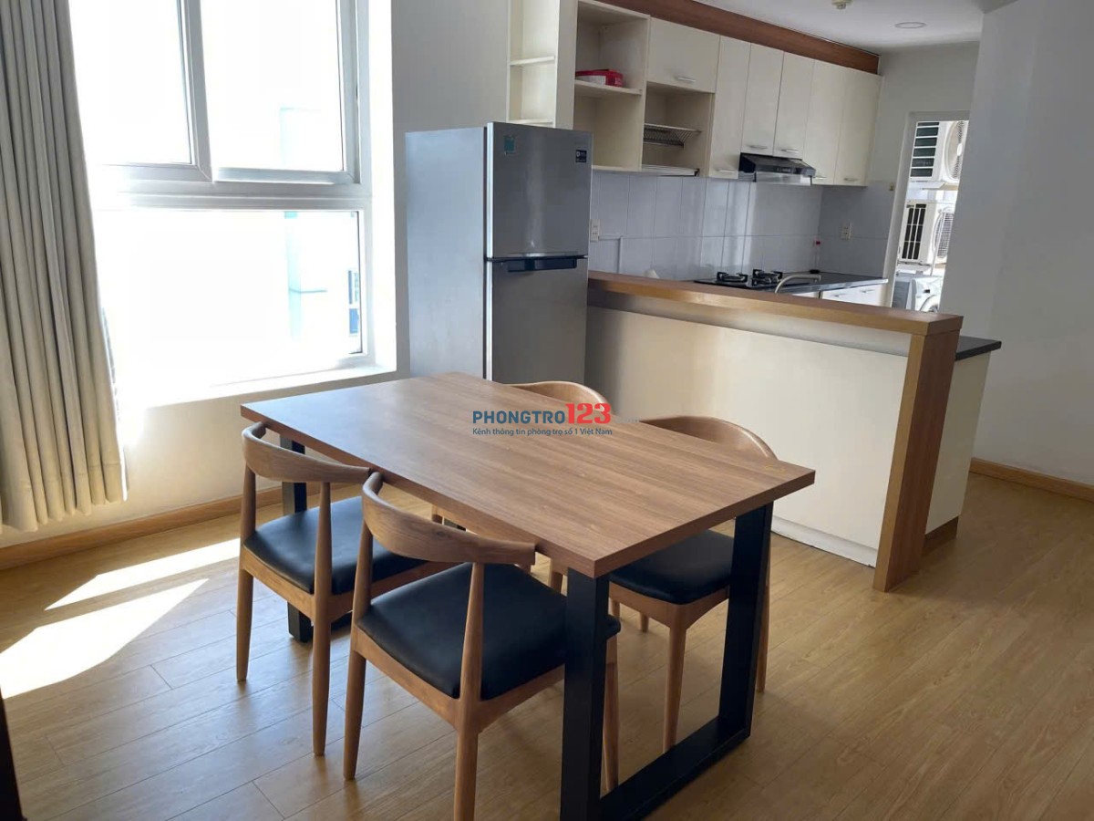 Chung cư 590 đường CMT8 căn hộ 2p ngủ,sẵn nội thất giá 11tr/th