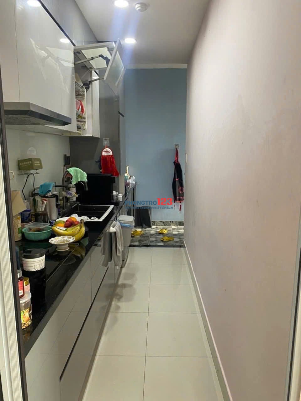 Chung cư 590 đường CMT8 căn hộ 2p ngủ,sẵn nội thất giá 11tr/th