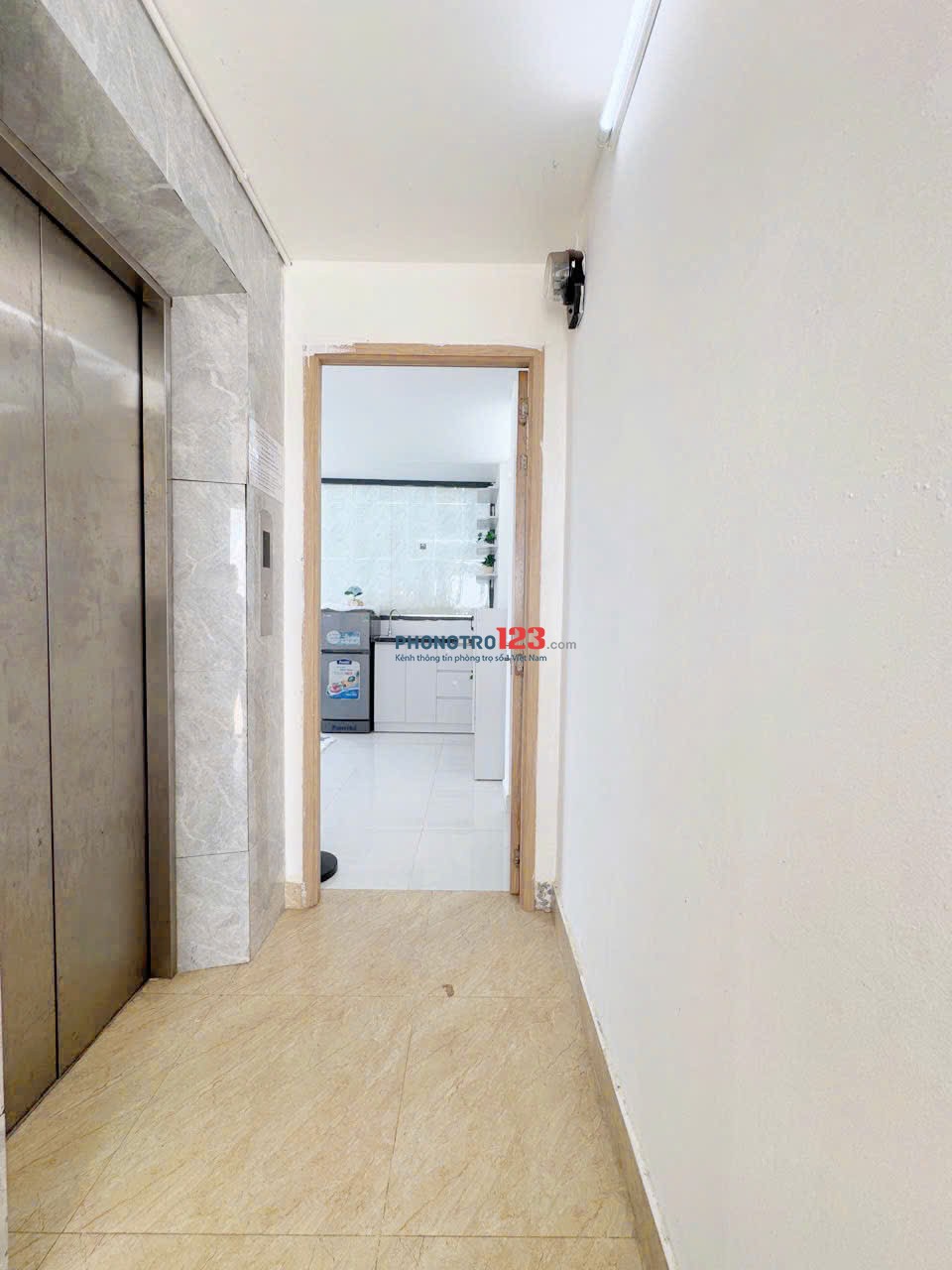 CHO THUÊ PHÒNG BAN CÔNG LỚN, FULL NỘI THẤT BÌNH THẠNH GẦN CHỢ BÀ CHIỂU, VẠN KIẾP, NHÀ THANG MÁY