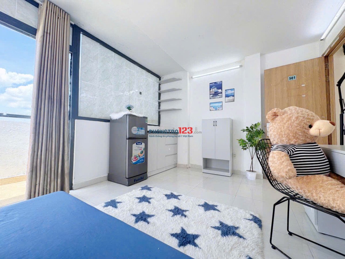 CHO THUÊ PHÒNG BAN CÔNG LỚN, FULL NỘI THẤT BÌNH THẠNH GẦN CHỢ BÀ CHIỂU, VẠN KIẾP, NHÀ THANG MÁY