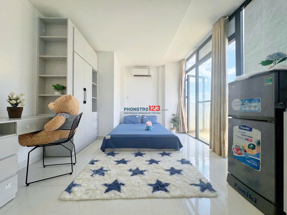 CHO THUÊ PHÒNG BAN CÔNG LỚN, FULL NỘI THẤT BÌNH THẠNH GẦN CHỢ BÀ CHIỂU, VẠN KIẾP, NHÀ THANG MÁY