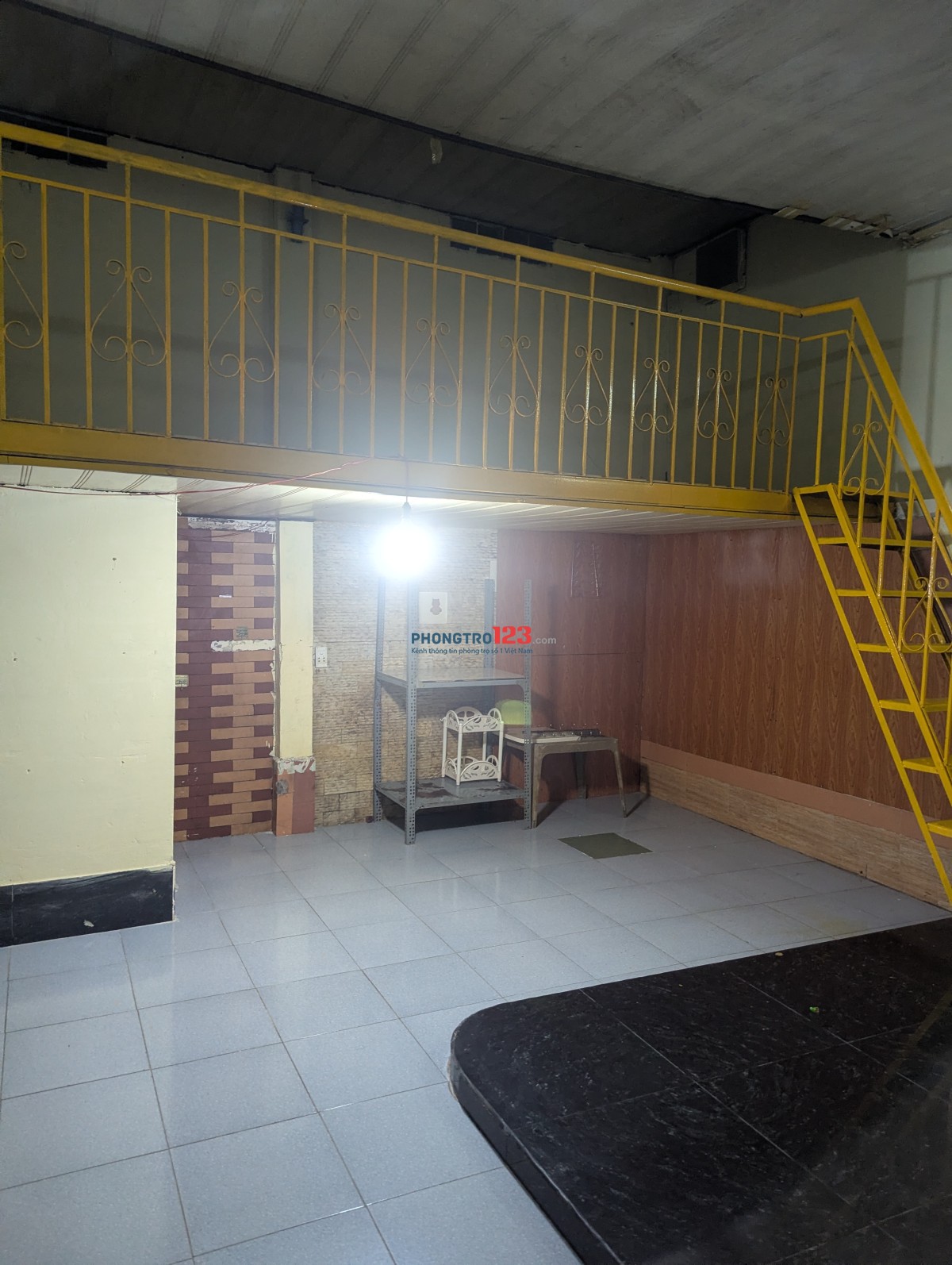 Phòng trọ lớn, gần trường Nguyễn Tất Thành, chợ Vườn Lài