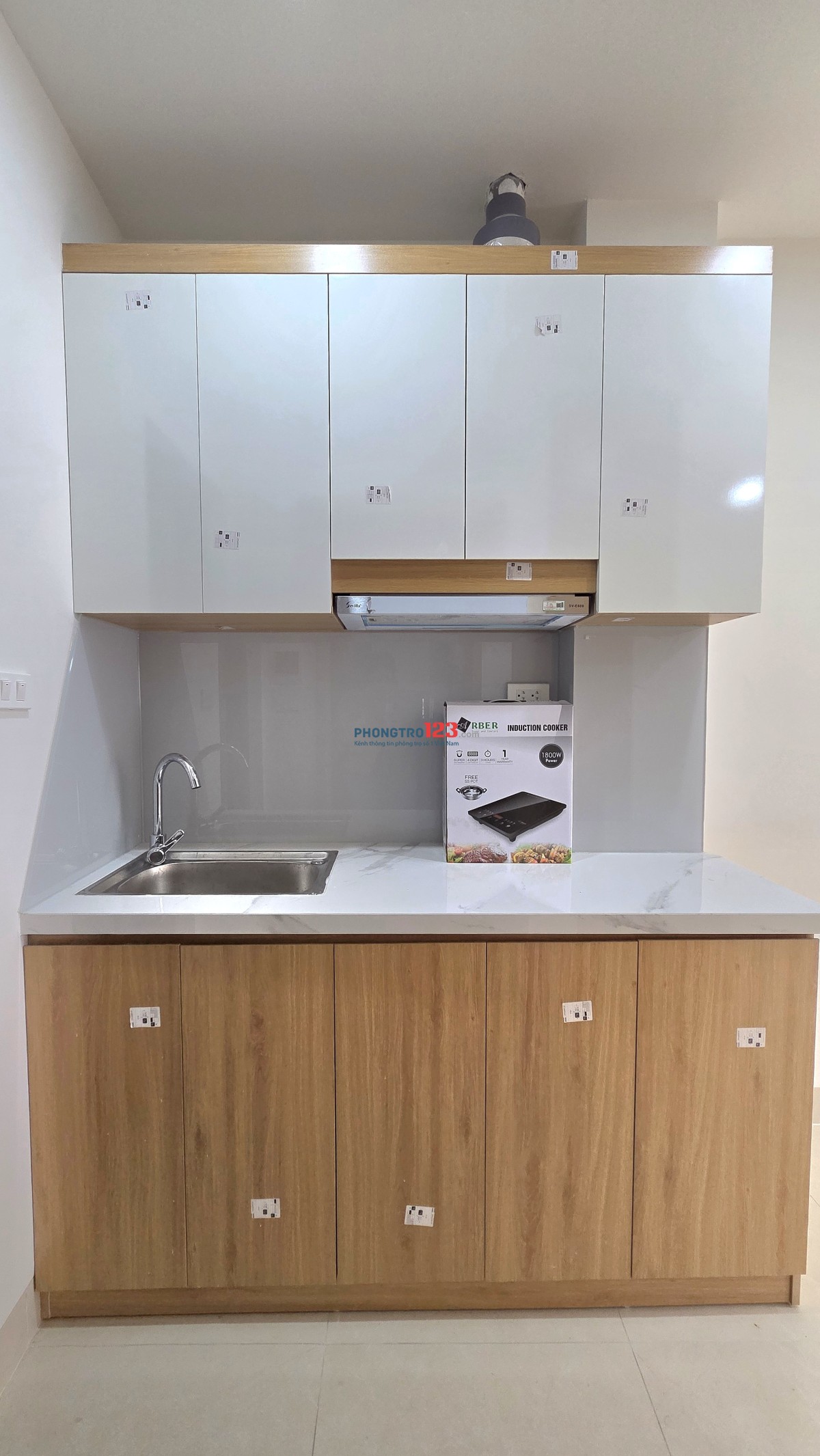 Studio 30M2 tại Lạc Long Quân Tây hồ (Cầu Giấy cũ) - siêu thoáng - chuẩn PCCC