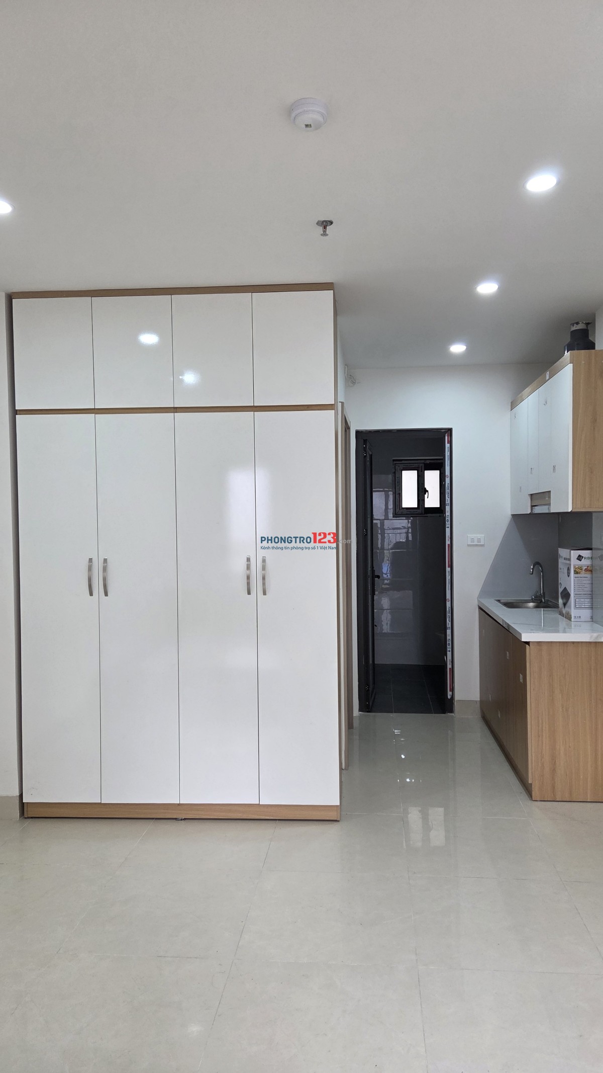 Studio 30M2 tại Lạc Long Quân Tây hồ (Cầu Giấy cũ) - siêu thoáng - chuẩn PCCC