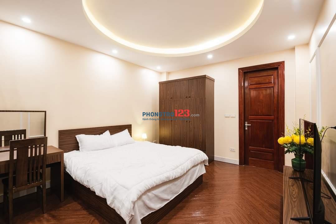 Căn hộ 1 ngủ view đẹp, ban công tại 225 Âu Cơ, QUẢNG AN, Hồ Tây