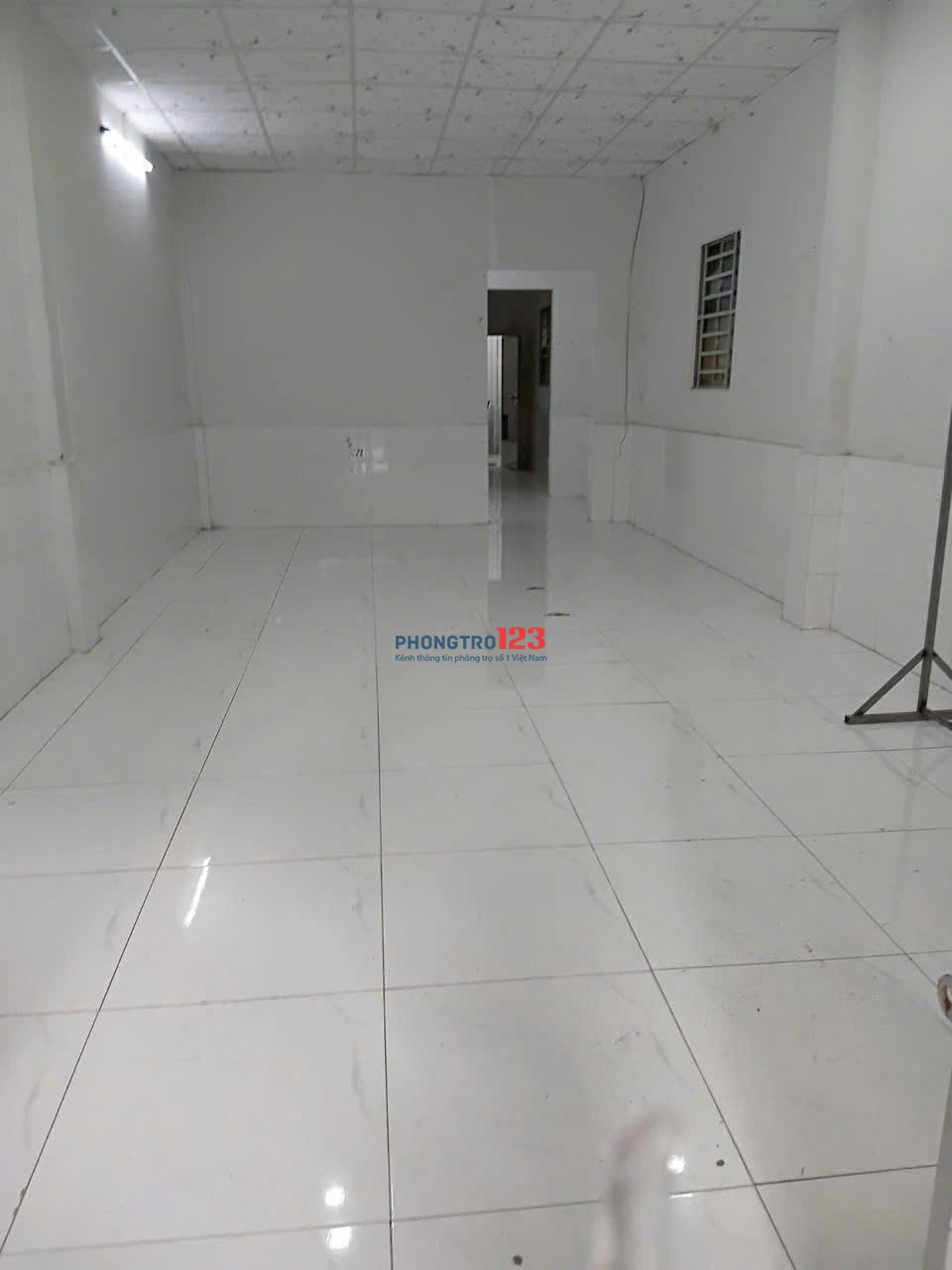 Cho thuê nhà Cấp 4, Nguyễn Hữu Cảnh, BT: 2p ngủ,4x15m, 9,5tr, Nhà sach