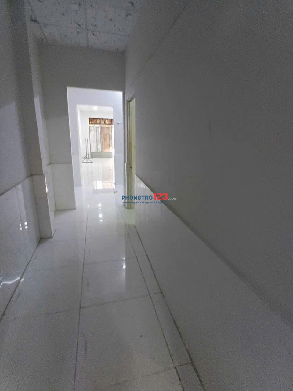 Cho thuê nhà Cấp 4, Nguyễn Hữu Cảnh, BT: 2p ngủ,4x15m, 9,5tr, Nhà sach